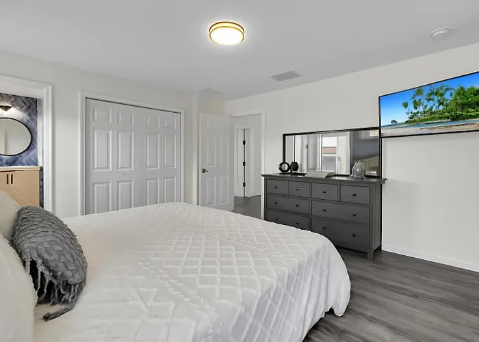 Remarkable Cozy 4Bed-3Ba Townhouse